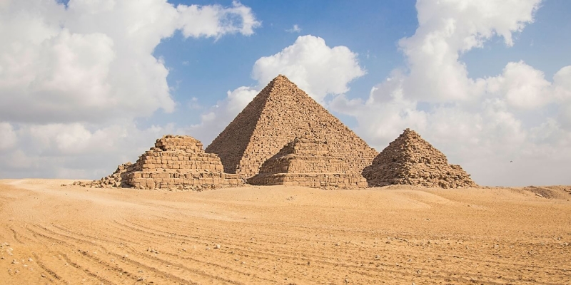 Sakkar Pyramids and Giza Pyramids Sakkar Pyramids and Giza Pyramids